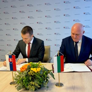 BULGARIA AND SLOVAKIA WILL EXCHANGE STUDENTS AND EXPERIENCE IN DUAL TRAINING